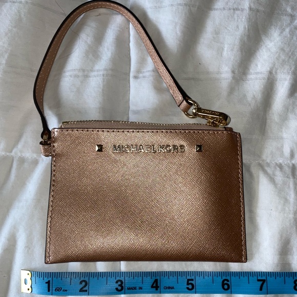 Michael Kors Rose Gold Wrsitlet - Picture 1 of 3